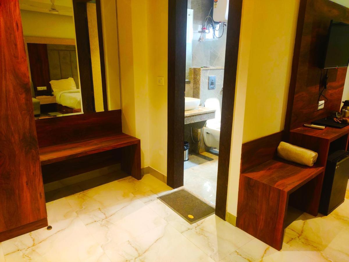 Hotel The Nilsa New Delhi Eksteriør bilde