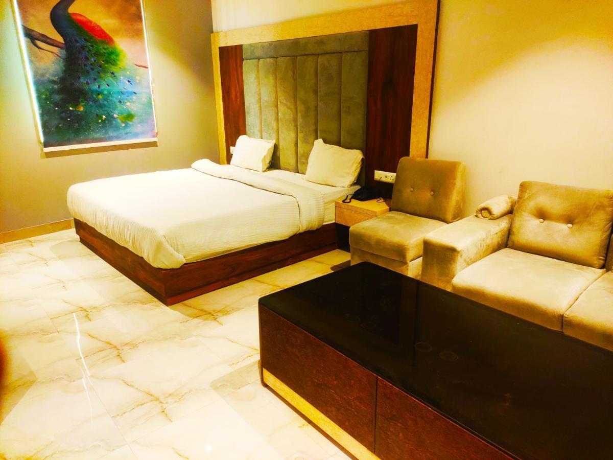 Hotel The Nilsa New Delhi Eksteriør bilde